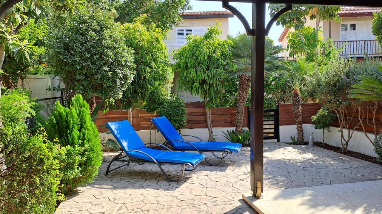 Relaxing 2 Seaside Manors *